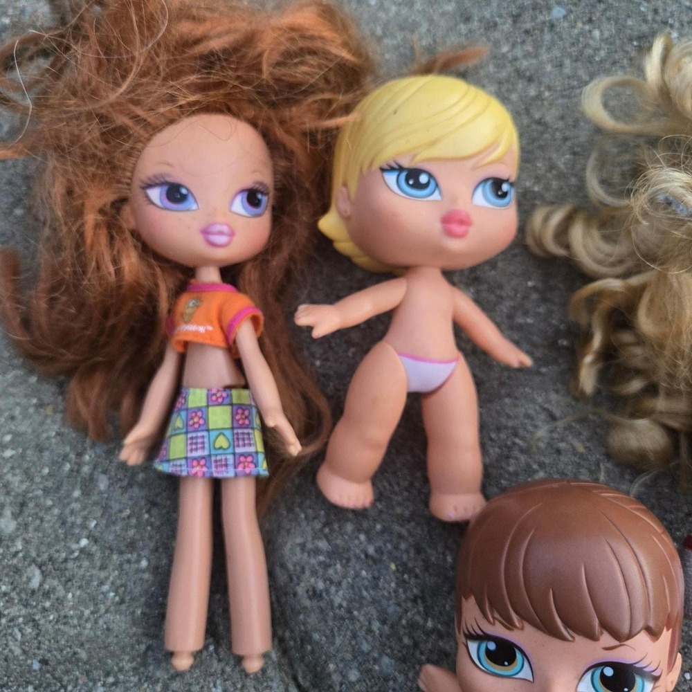 Bratz little dolls lot of 5. Odor! Nude. No accessories - Picture 2 of 8